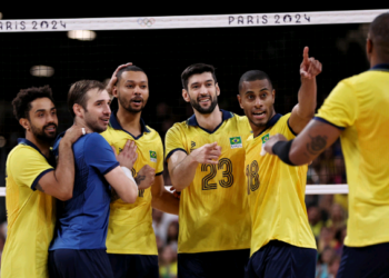 Brasil vence Egito e se classifica para quartas de final no vôlei masculino