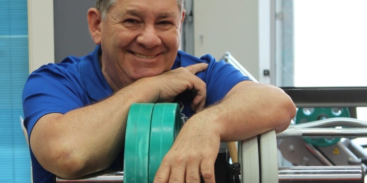 Treino intenso de musculação ajuda a preservar força em idosos