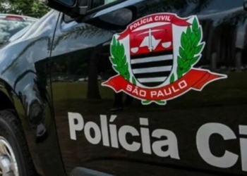 Homem é morto a tiros em frente à família durante confraternização