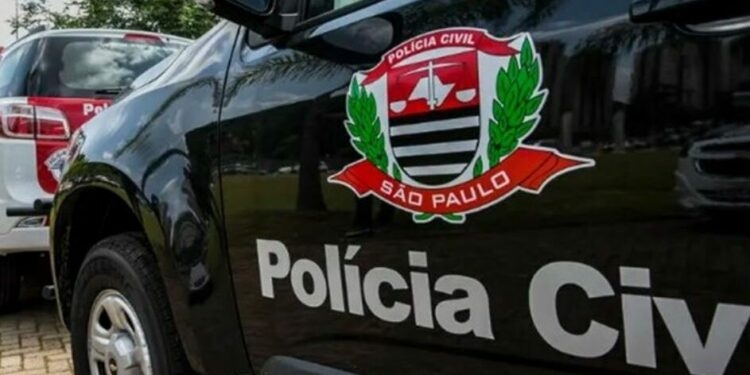 Homem é morto a tiros em frente à família durante confraternização