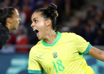 Brasil bate a França no futebol feminino e revê Espanha nas semifinais
