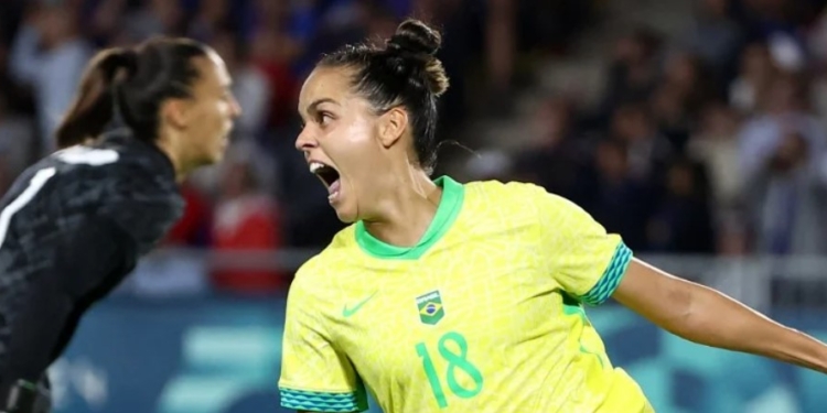 Brasil bate a França no futebol feminino e revê Espanha nas semifinais