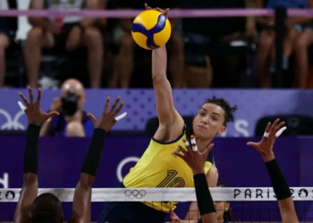 Brasil vence República Dominicana e avança para semifinal do vôlei feminino