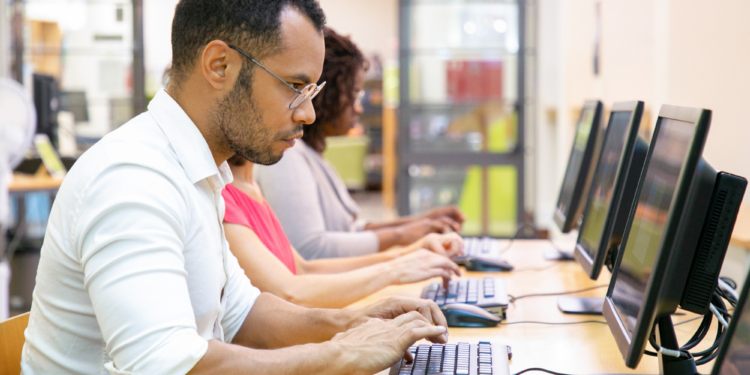 Curso gratuito em parceria com o Google Cloud oferece 2,5 mil vagas