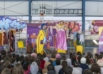 Um espetáculo de contação de histórias fez parte do projeto.