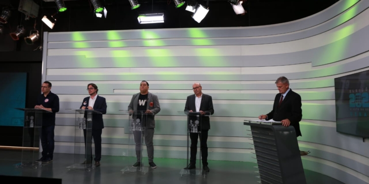 Debate da Thathi Record mostra civilidade política; Dário é alvo principal