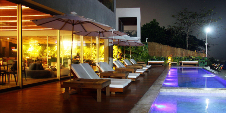 Duke Beach Hotel: luxo com pé na areia e vista incrível da Praia de Maresias