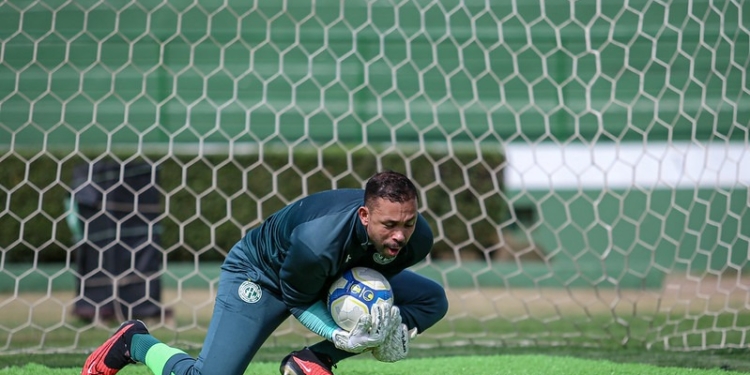 Vladimir é expulso após duelo em Belém e desfalca o Guarani em 2 jogos
