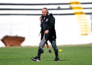 “Temos um clima bom e o trabalho tem que continuar”, defende Nelsinho, com respaldo da diretoria