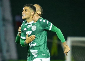 Frango de Muralha garante a reabilitação do Guarani no Brinco