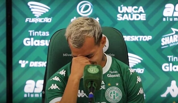 Novo reforço do Guarani chora ao lembrar grave lesão no joelho