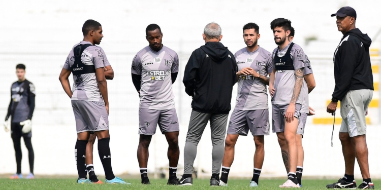 ‘Mexemos com a confiança e o astral do grupo’, revela Nelsinho, após vitória crucial em Maceió