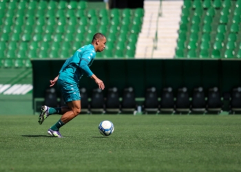 Caio Dantas não é mais artilheiro isolado da Série B