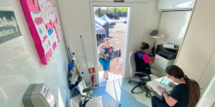 Outubro Rosa: Saúde abre agendamento de 1,8 mil mamografias