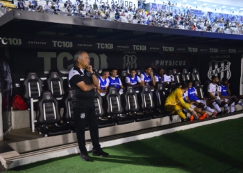 “Infelizmente não traduzimos a melhora em gols”, lamenta Nelsinho após derrota para América