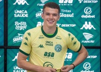 Cercado de bugrinos na família, novo reforço do Guarani já é cobrado dentro de casa