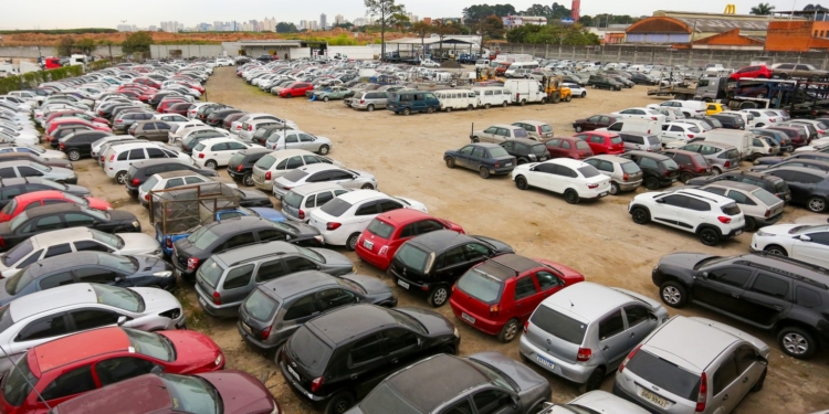 Entenda o que muda nos novos leilões de veículos retomados pelo Detran-SP