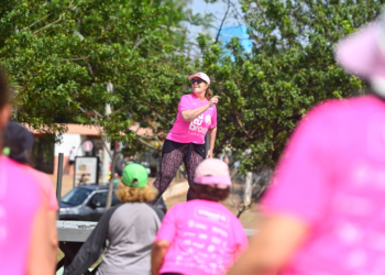 Zumba, show e orientação à mulher marcam início do Outubro Rosa em Campinas