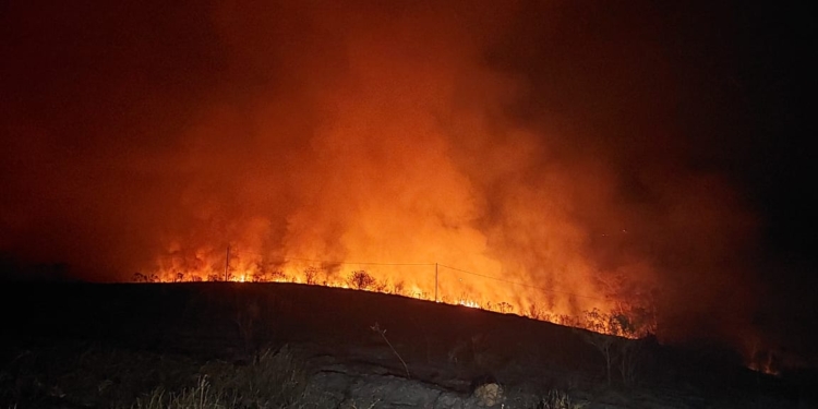 Valinhos decreta estado de emergência após incêndio na Serra dos Cocais