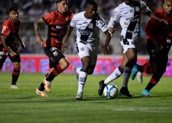 Ponte é atropelada em casa pelo Ituano e vê Z4 cada vez mais próximo