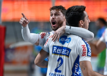 Vôlei Renata ganha a quarta seguida e lidera o Campeonato Paulista