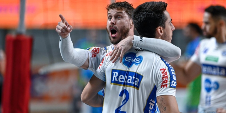Vôlei Renata ganha a quarta seguida e lidera o Campeonato Paulista