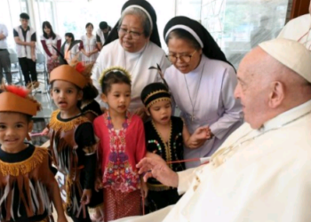 Papa Francisco chega à Indonésia, país com mais muçulmanos do mundo