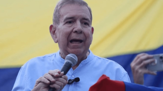 Opositor de Maduro deixa Venezuela e chega na Espanha, onde receberá asilo