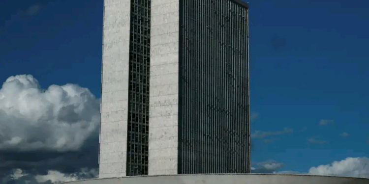 CCJ da Câmara vota anistia a presos do 8/1 e analisa projetos contra STF