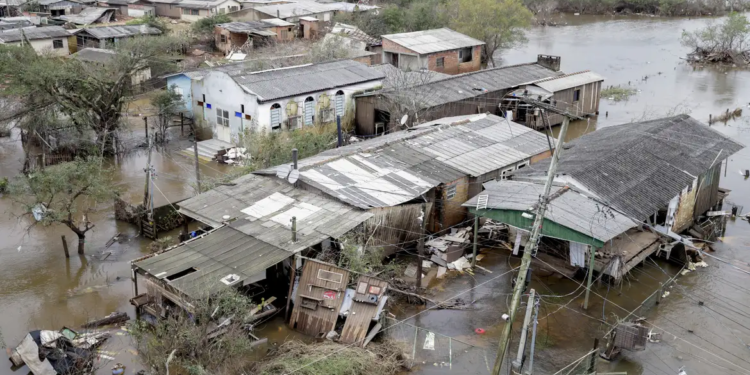 Lula e Eduardo Leite assinam acordo para reconstrução do RS