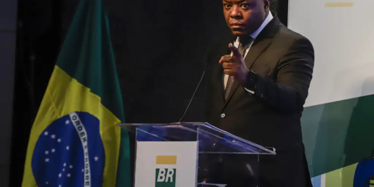 MPT instaura inquérito para apurar denúncias contra Silvio Almeida