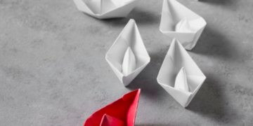 Você é o profissional que leva o problema ou a solução para o seu gestor? – por Karine Camuci