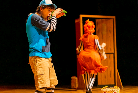 Teatro Castro Mendes recebe oficina, recreação e musical da premiada Cia. dos Náufragos