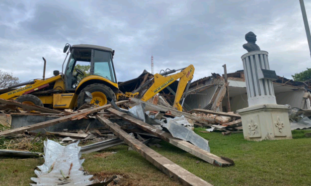 Primeiro Paço Municipal de Jaguariúna é demolido; novo projeto quer reunir secretarias