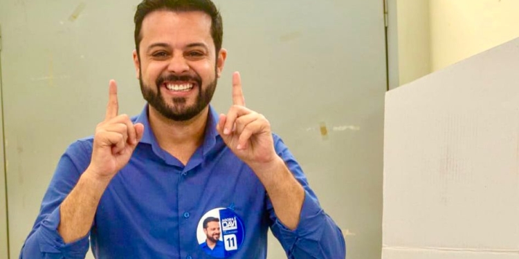 Davi Neto é eleito com 68% dos votos e torna-se o prefeito mais jovem de Jaguariúna