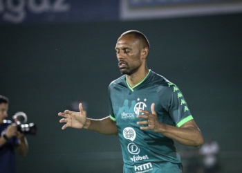 Pressionado e na lanterna, Guarani inicia outubro decisivo na Série B