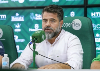 Novo presidente do Guarani blinda elenco e reforça confiança na luta contra a degola