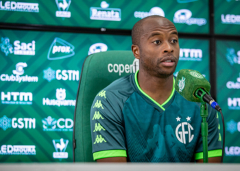 Salustiano se prepara para estrear em Dérbi: ‘É o jogo da nossa vida’