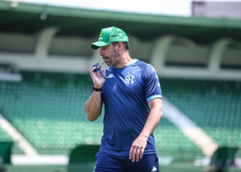 Allan Aal disputará 2º Dérbi da carreira e vai superar marca de sua 1ª passagem pelo Brinco