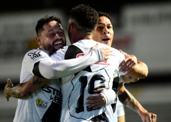 Ponte se recupera do tombo no Dérbi e deixa a zona de rebaixamento da Série B