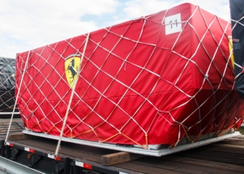 Viracopos recebe os carros da Fórmula 1; veja galeria de fotos