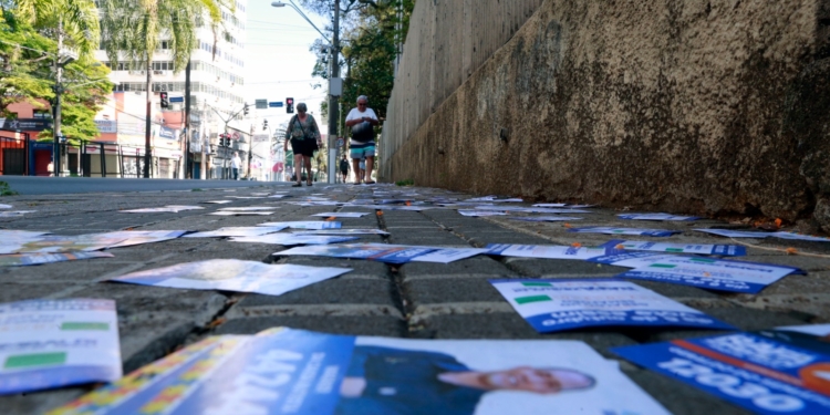 DLU terá equipes de varrição em 31 locais de votação para limpar lixo eleitoral