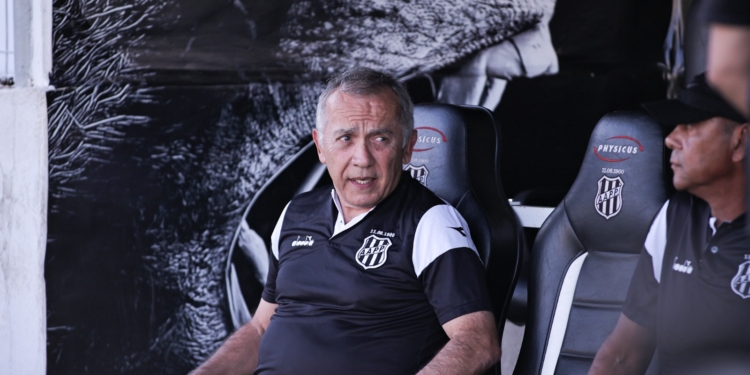 Nelsinho Baptista: em busca da 1ª vitória como técnico no Dérbi; confira retrospecto