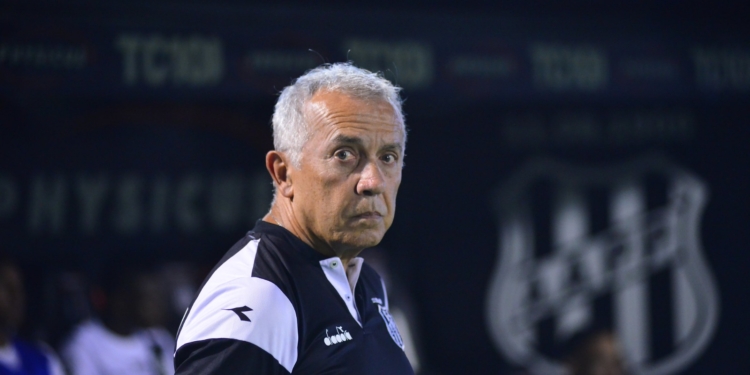 Derrota no Dérbi: Nelsinho entrega o cargo e não é mais técnico da Ponte