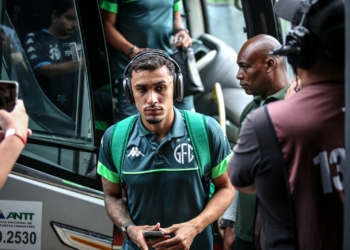 Em duelo de opostos, Guarani tem nova chance de deixar a lanterna