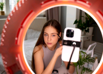 Artigo – Jovens, redes sociais e a procura por cirurgia plástica – por Samir Eberlin