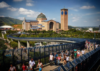 Programação do Dia da Padroeira começou na madrugada no Santuário de Aparecida