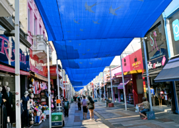 Calçadão da Rua 13 de Maio já tem nova decoração com sombrites