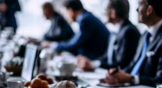 Práticas para aumentar sua persuasão em reuniões – por Cecília Lima