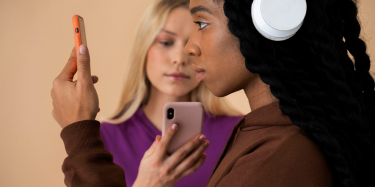 Café Filosófico debate a saúde mental na era digital com Paulo Dalgalarrondo